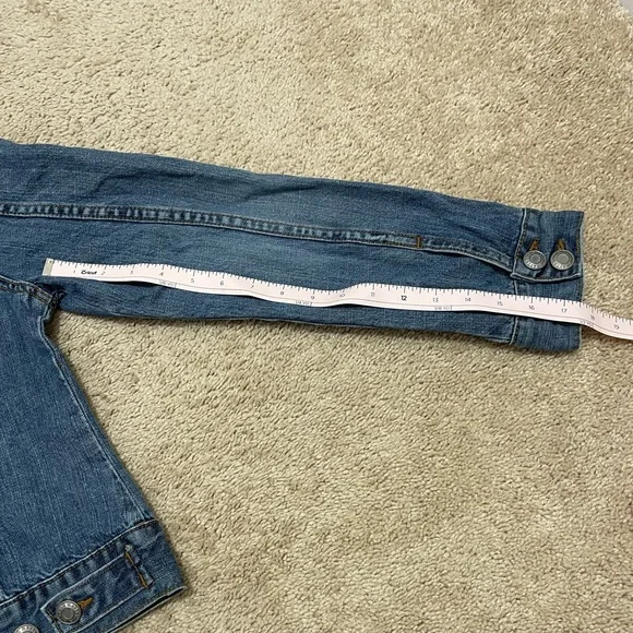 Old Navy Denim Jacket Women’s - Picture 9 of 9